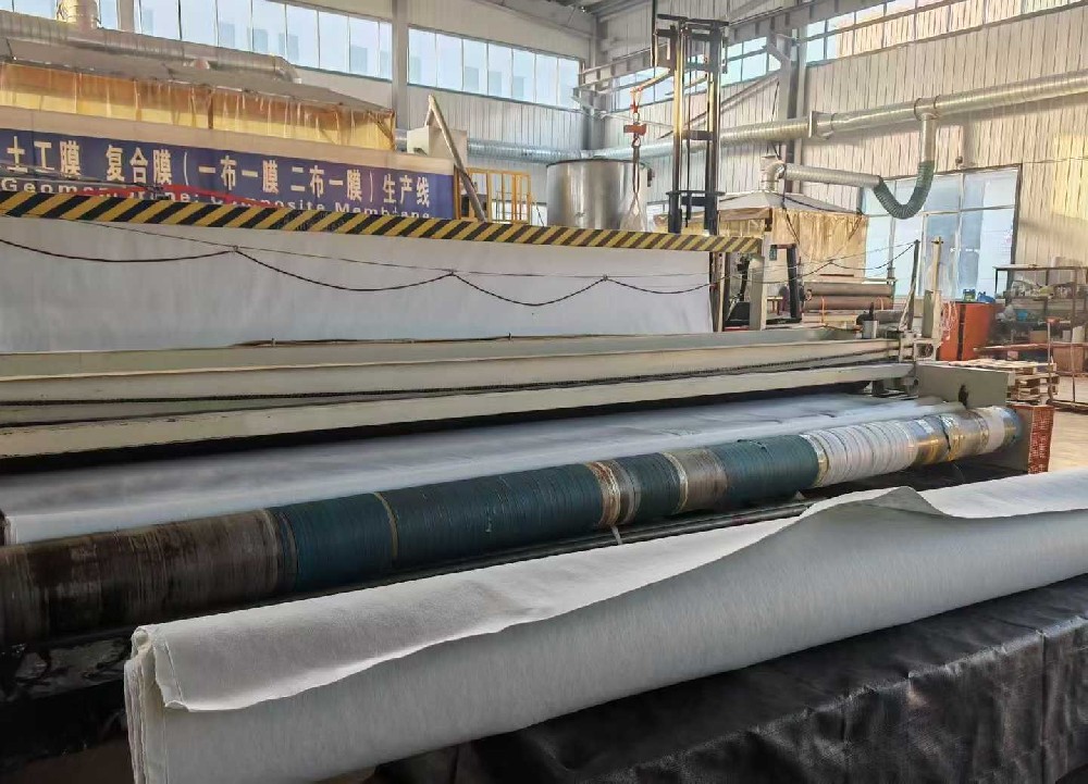 泰安防水土工布廠家，泰安復(fù)合土工膜廠家